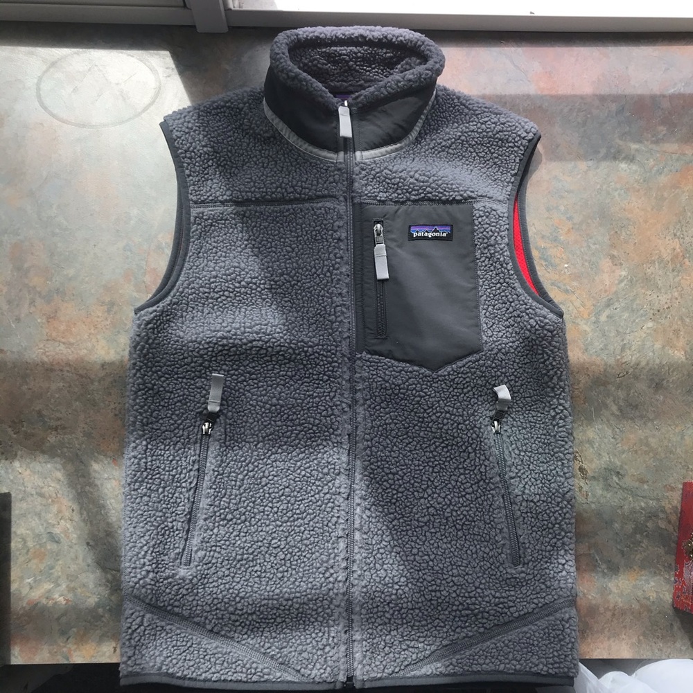 Gray Patagonia Men’s Classic Retro-X Fleece Vest